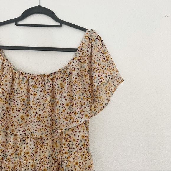 🆕 Off Shoulder Floral Dress - Picture 2 of 4